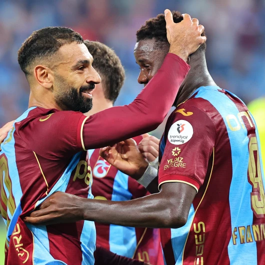 Salah 3 gol 1 asist yaptı: Trabzonspor evinde Galatasaray'ı 4-0 yıktı