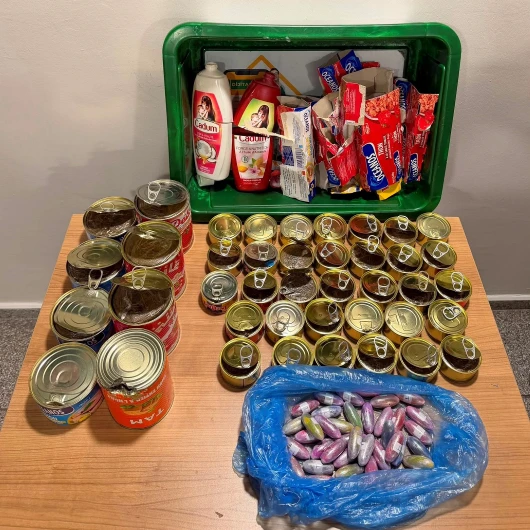 Salça kutularında 9 kilo 760 gram uyuşturucu: Kadın kurye tutuklandı