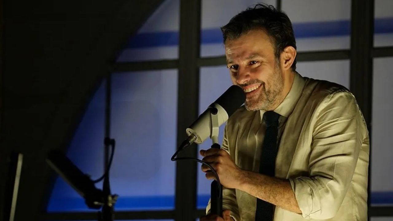 Salih Bademci'nin Tek Kişilik Gösterisi 'Sesler' 14 Ekim'de Uniq Hall'da