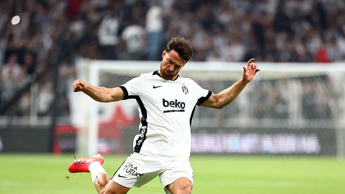 Salih Özcan'dan Gol İtirafı: Ben de Atmak İsterim Ama