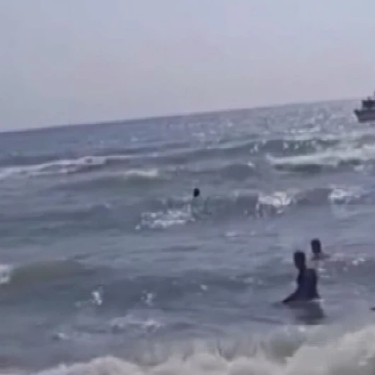 Samandağ'da Deniz Trajedisi: Yasak Aşılınca 14 Yaşındaki Çocuk Dalgalara Yenik Düştü