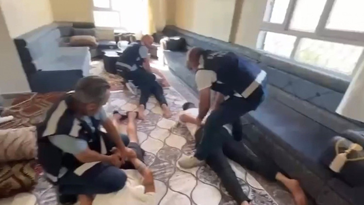 Samsun'da Ağlayan Kadın İhbarı Dolandırıcılık Şebekesini Çökertti: 9 Gözaltı