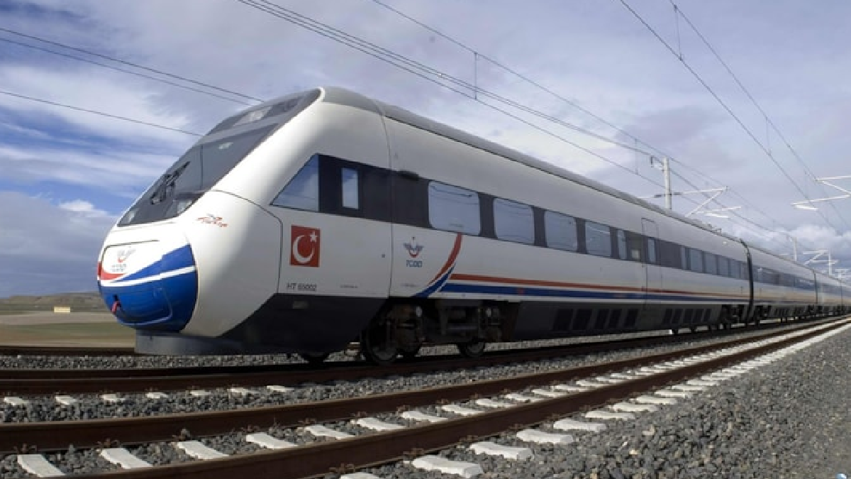 Samsun-Ankara Hızlı Treni 2,5 Saate İndiriyor