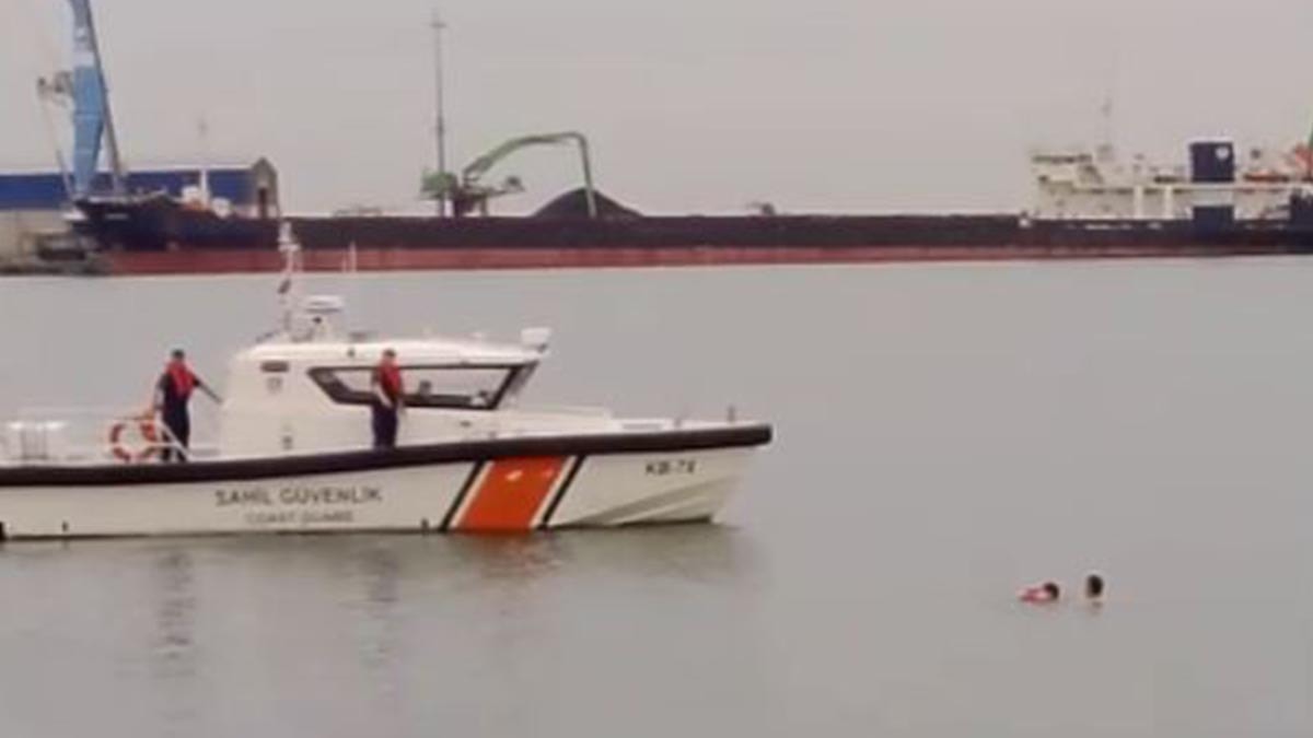 Samsun'da denize atlayan kadını itfaiye eri kurtardı