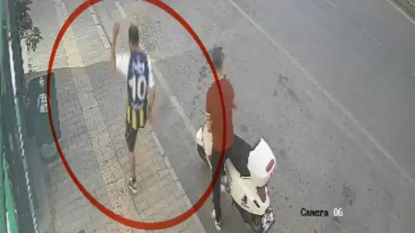 Samsun'da kediye şiddet: Tekme atan kişi güvenlik kamerasında