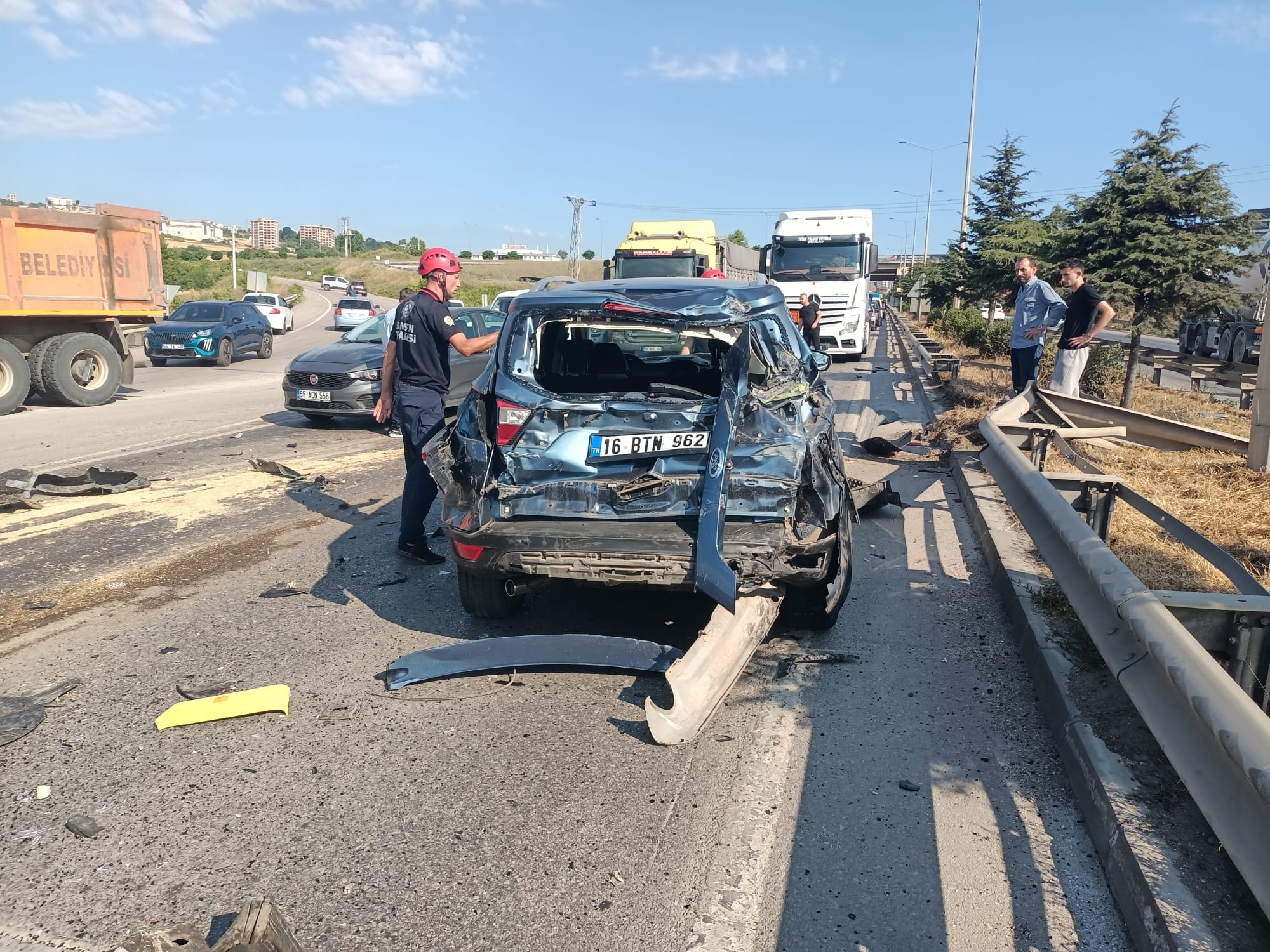 Samsun'da 8 aracın karıştığı zincirleme kazada 2 kişi yaralandı