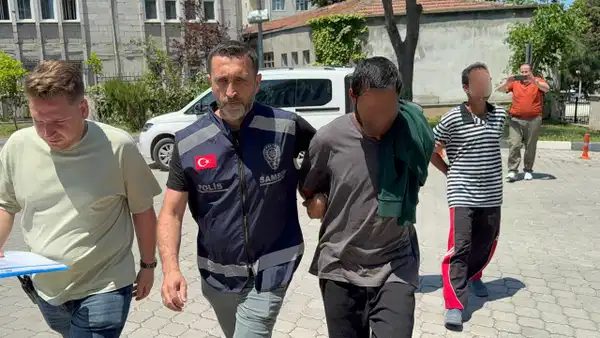 Samsun'da belediye mazgallarını çalıp hurdacıya satan 2 kişi gözaltına alındı