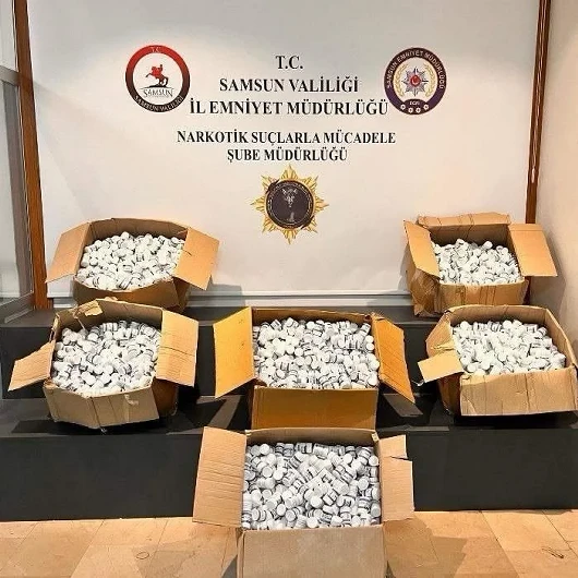 Samsun'da Uyuşturucu Baskını: 273 Bin 300 Hap Ele Geçirildi