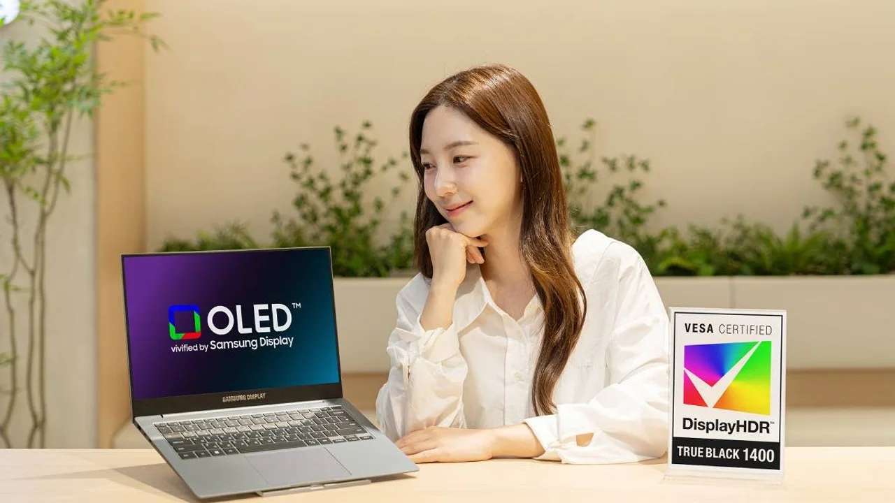 Samsung 1600 Nit Parlaklıklı Tandem OLED Ekranını Tanıttı