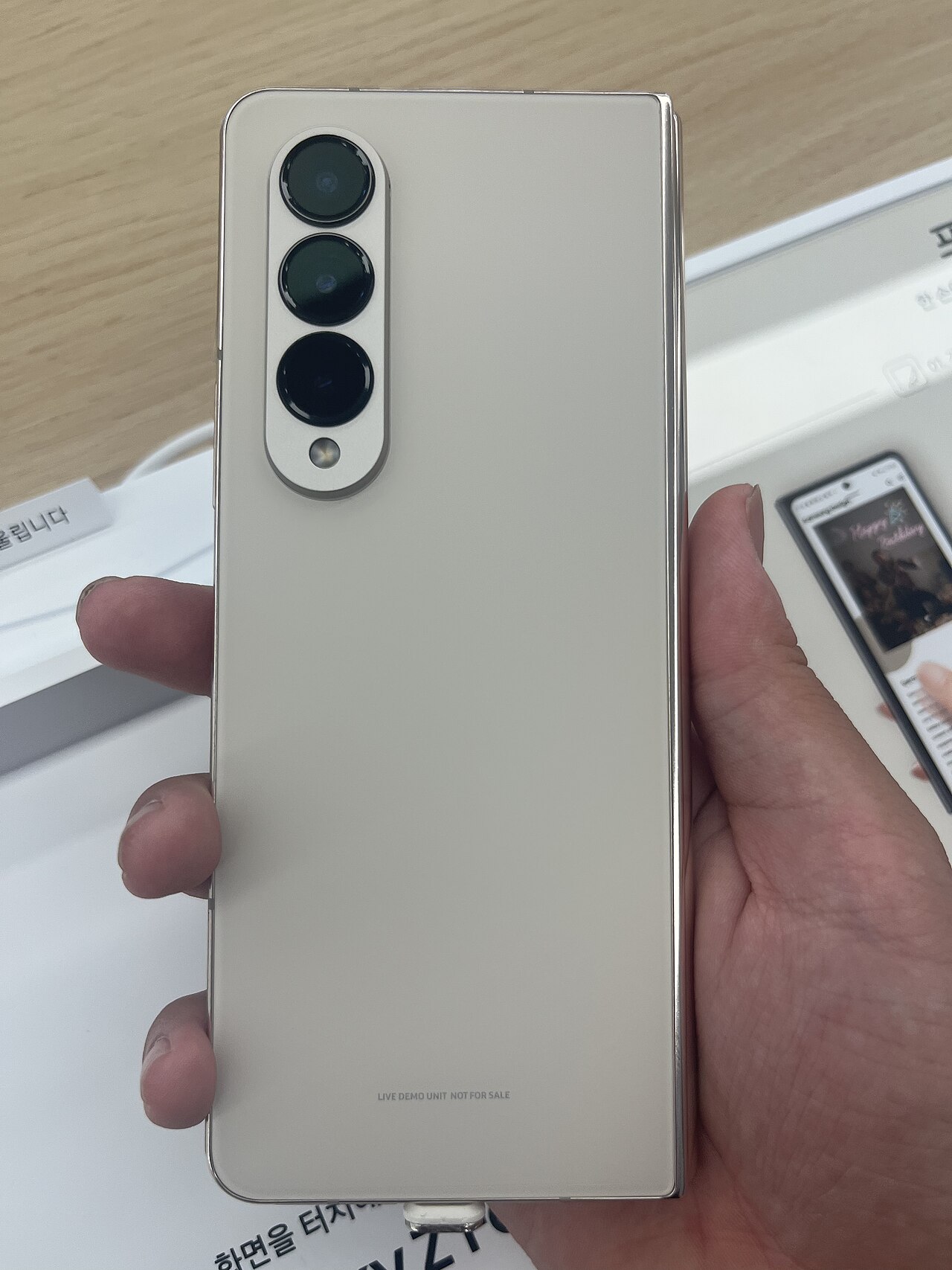 Samsung Galaxy Z Fold 8 ve Ultra'nın yan yana görüntüleri sızdı