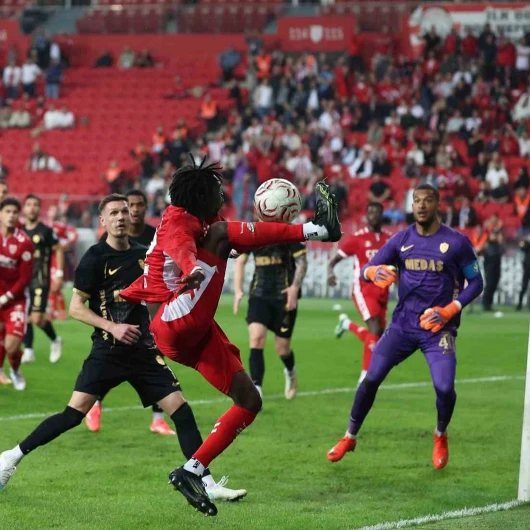 Samsunspor 1-2 Amed Sportif: Orban ve Saba'dan Geri Dönüş