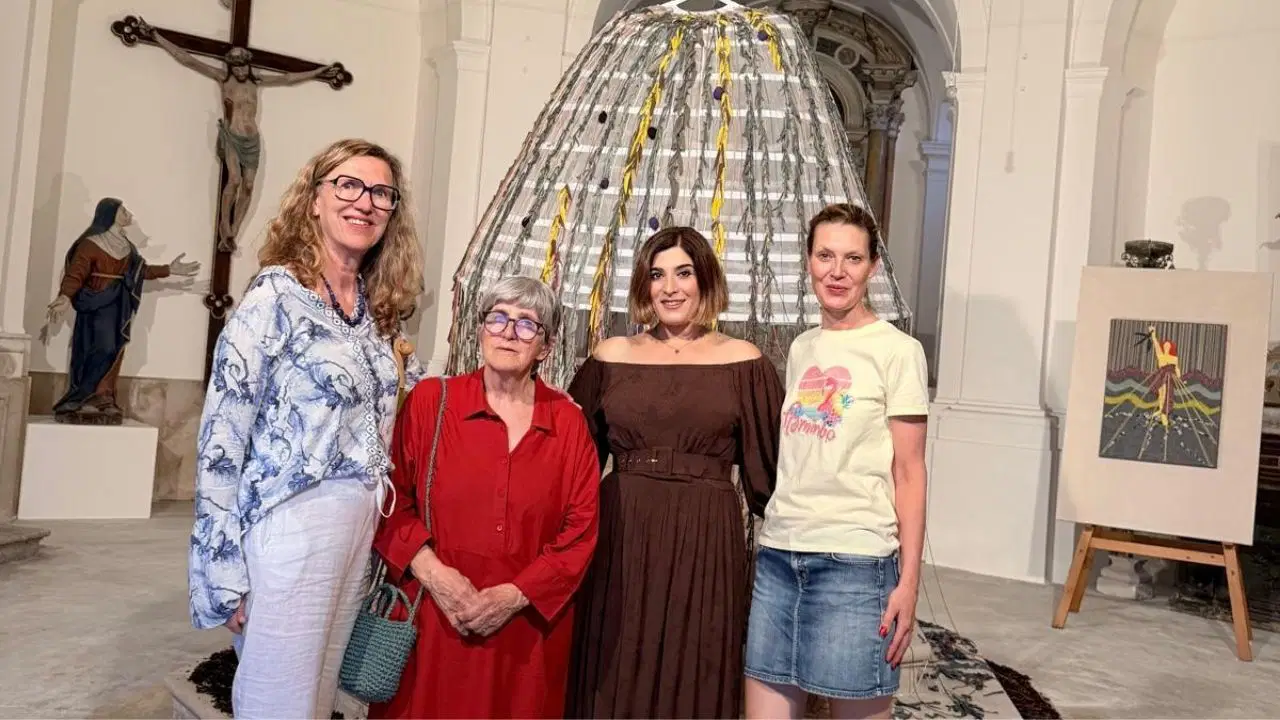 Sanatçı Özlem Kalmaz'ın 'Organik Hafıza Taşıyıcıları' Piran'da Sergileniyor