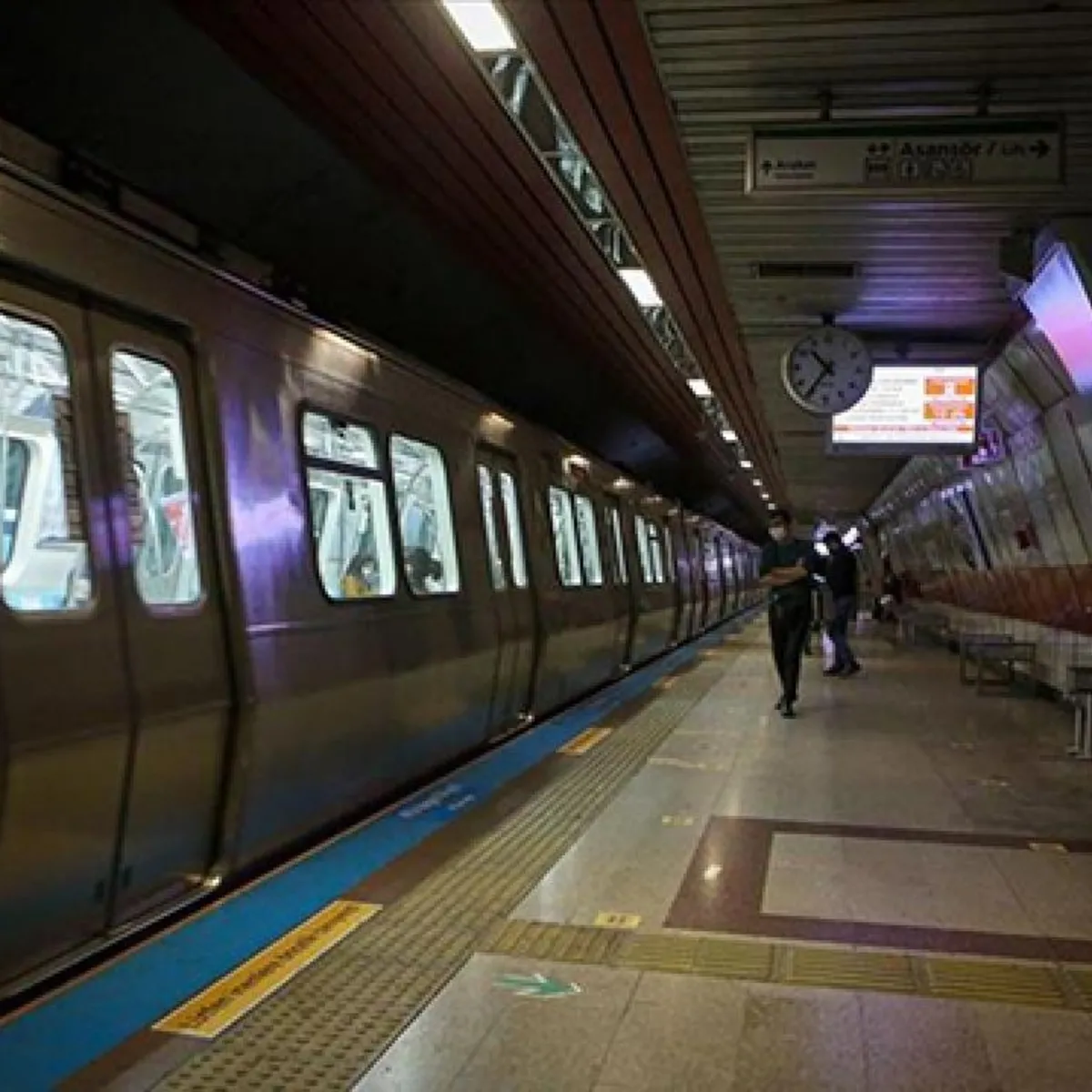 Sanayi Metro İstasyonu'nda İntihar Girişimi: Seferler Geçici Olarak Durduruldu
