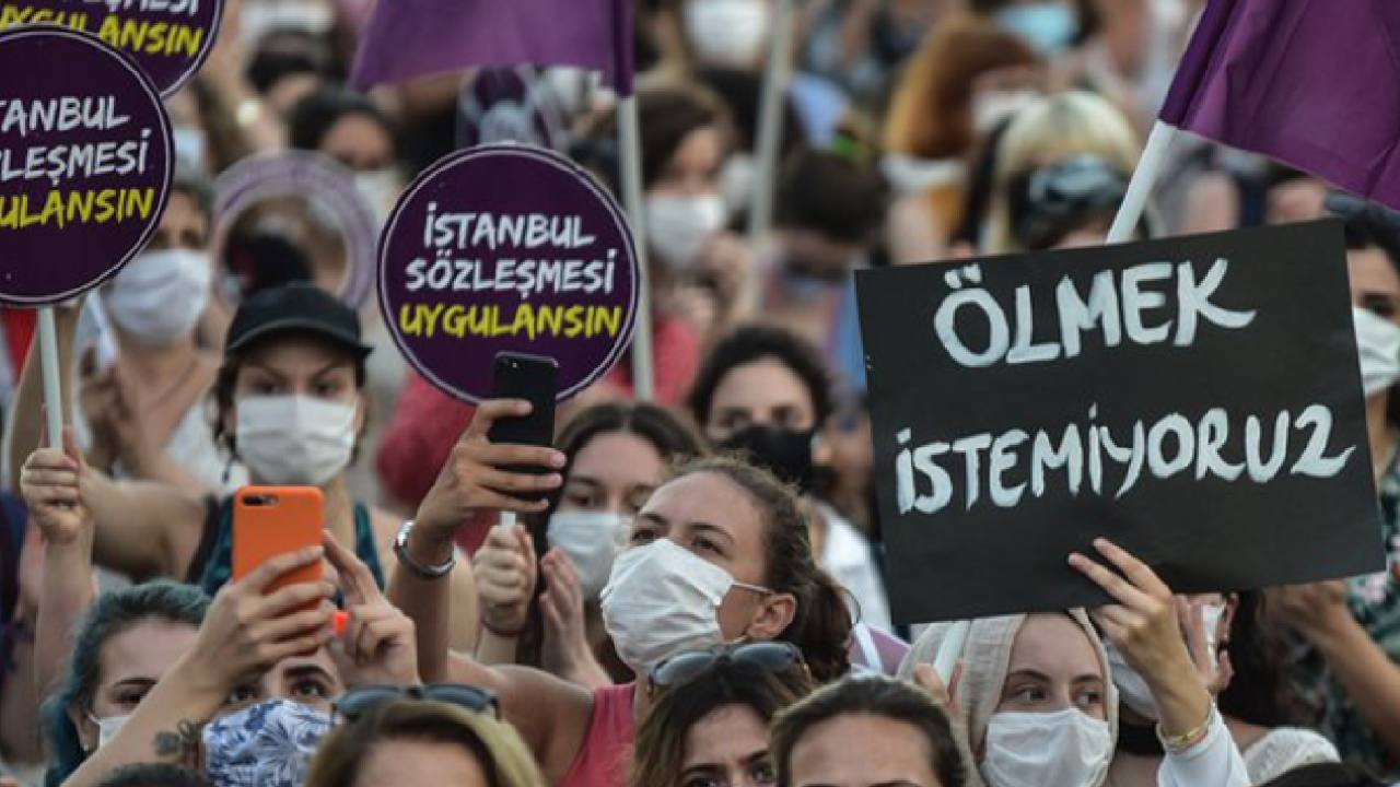 Boşanma aşamasındaki eşini durakta vurdu: 1 yaralı