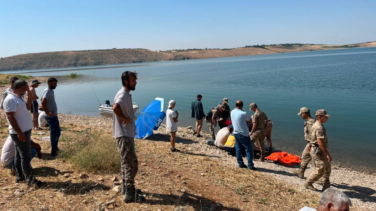 Şanlıurfa'da Fırat'a Giren 2 Kişi Boğuldu: 5 Yaşındaki Ada da Hayatını Kaybetti