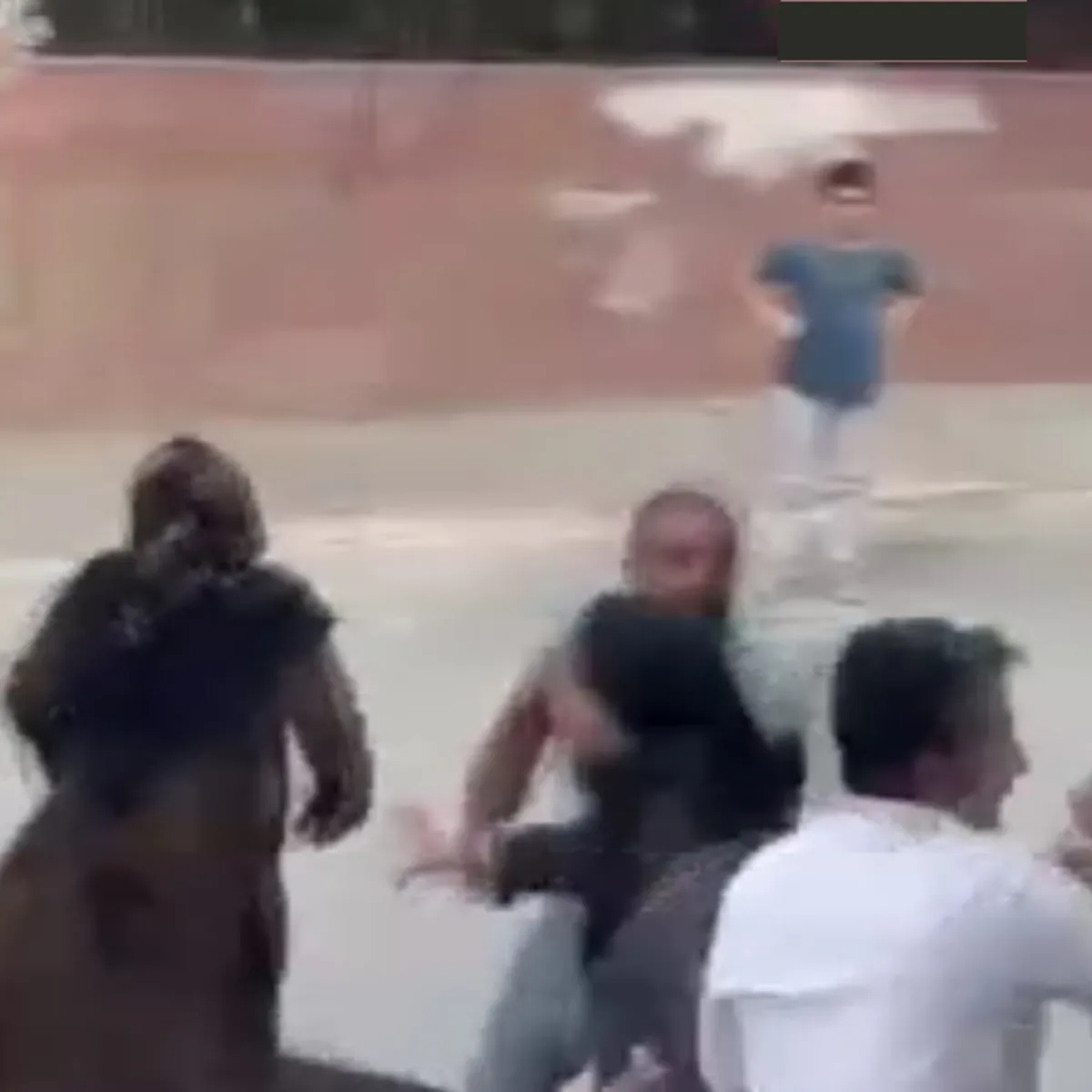 Şanlıurfa'da husumetli aileler silahlı kavgada karşı karşıya geldi