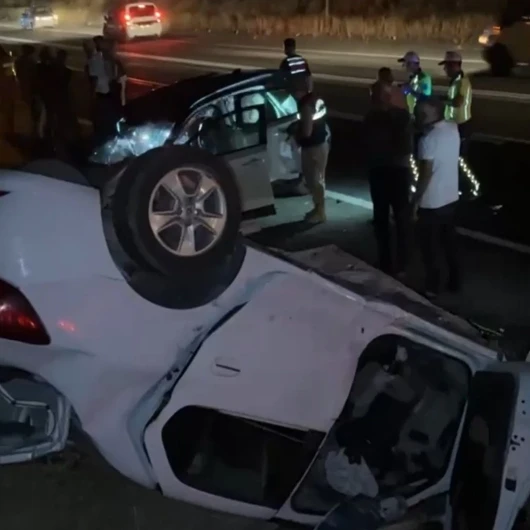 Şanlıurfa'da Vahşet: Kafa Kafaya Çarpışan Otomobillerde Kuzenler Hayatını Kaybetti