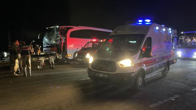 Şanlıurfa'da Otobüs Kazası: 13 Yaralı