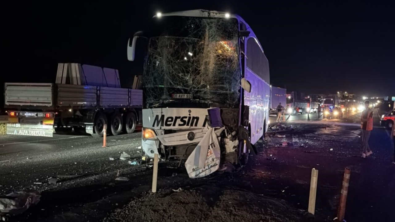 Şanlıurfa'da Otobüs Kazası: Malazgirt Kutlaması Dönüşünde 13 Yaralı