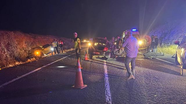 Şanlıurfa'da otomobil çarpışması: 2 ölü, 6 yaralı