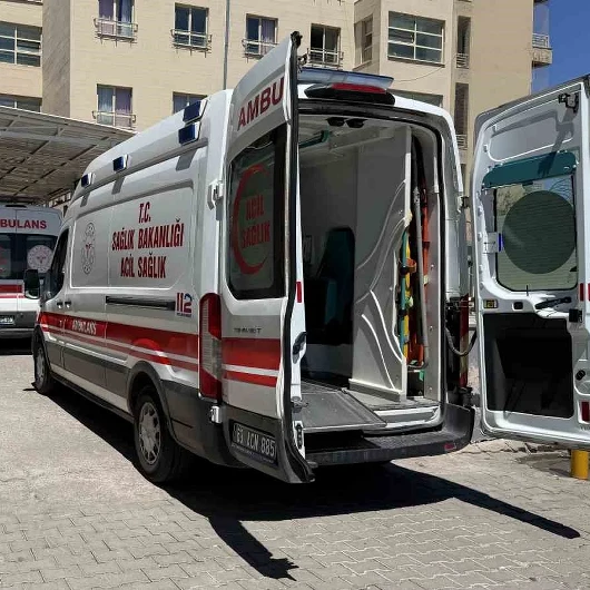 Şanlıurfa Siverek'te Bıçaklı Kavga: 21 Yaşındaki Genç Yaralandı