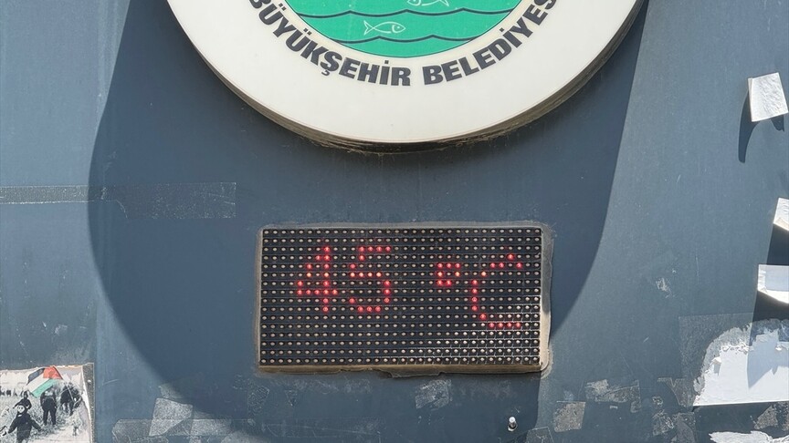 Şanlıurfa'da termometreler 45 dereceyi gösterdi