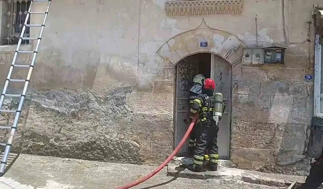 Şanlıurfa'da depo yangını: Ekipler seferber oldu