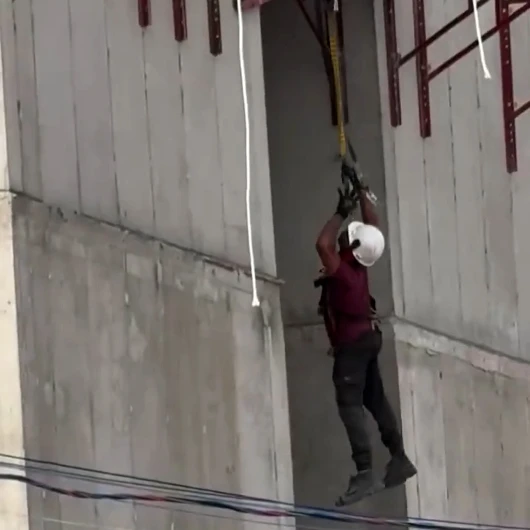 Şantiyede nefes kesen anlar: Güvenlik halatı hayatını kurtardı
