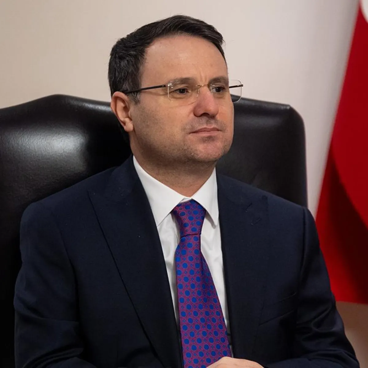 Şapkalılar' çetesine dev operasyon: 3 avukat arasında 32 yakalama