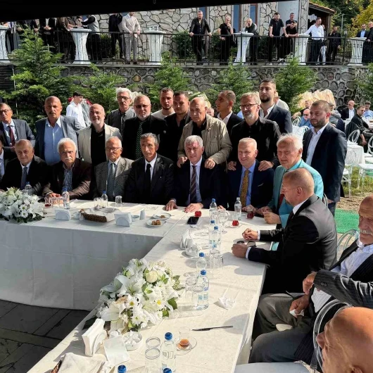 Saral Ailesi Sürmene'de Birlik ve Beraberlik Yemeğinde Buluştu