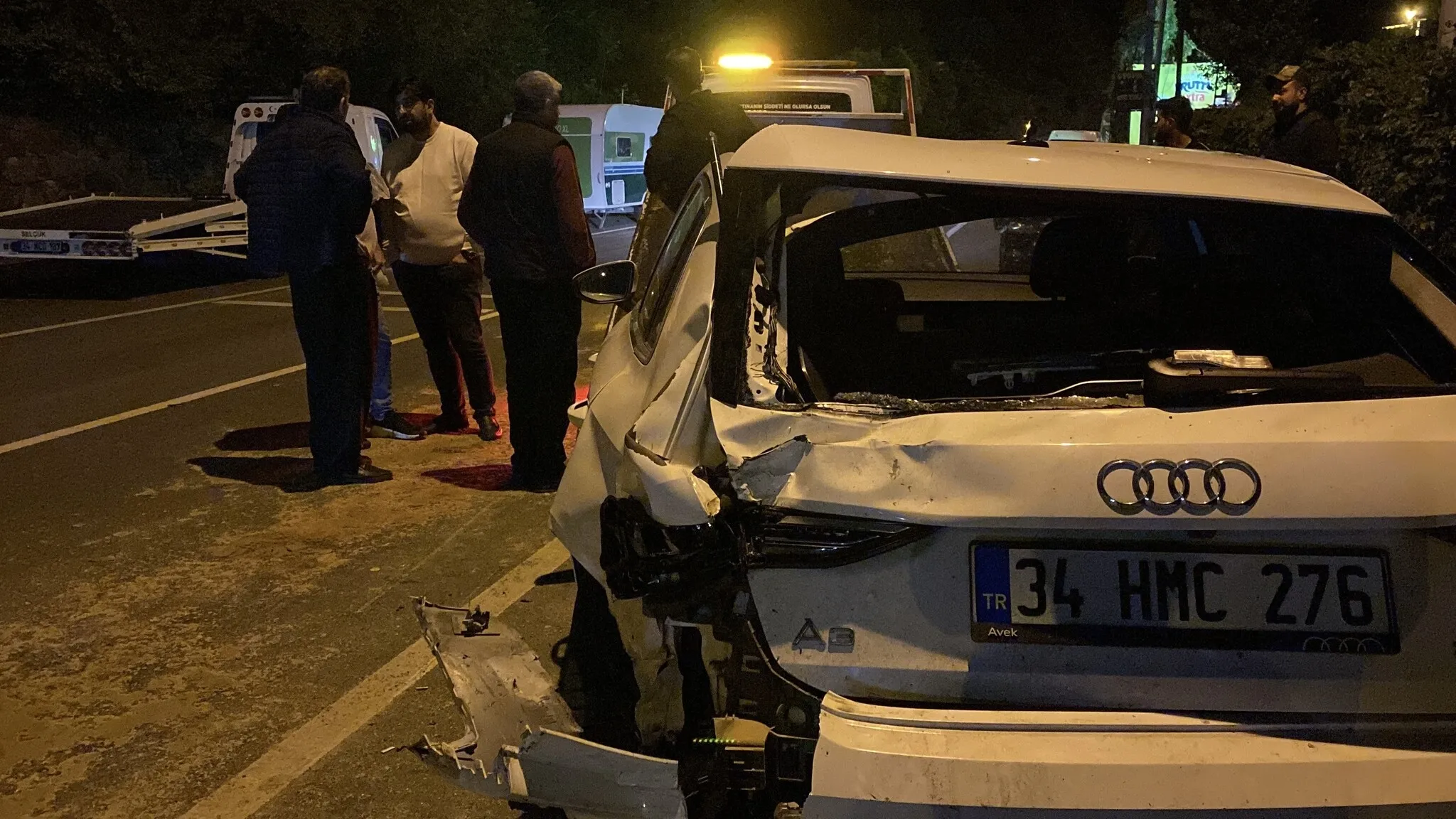 Sarıyer'de korkunç kaza: Karşı şeritten gelen araç 6 otomobili hurdaya çevirdi