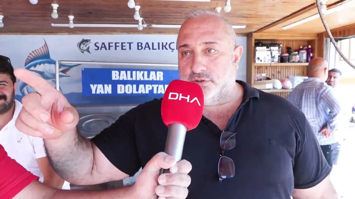 Fren yerine gaza bastı: Sarıyer'de kontrolden çıkan araç 5 araca çarptı