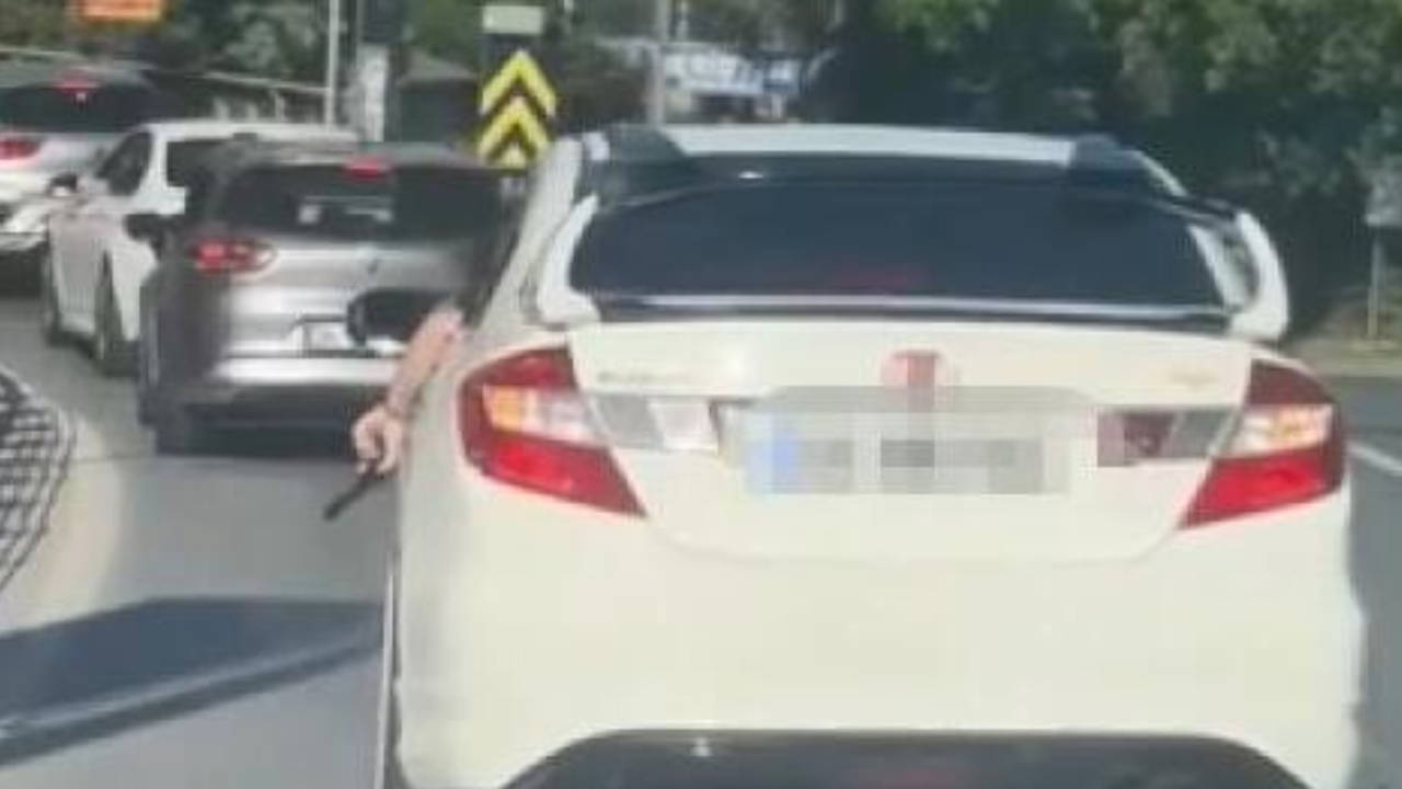 Sarıyer'de trafikte oyuncak silah gösteren şüpheli yakalandı