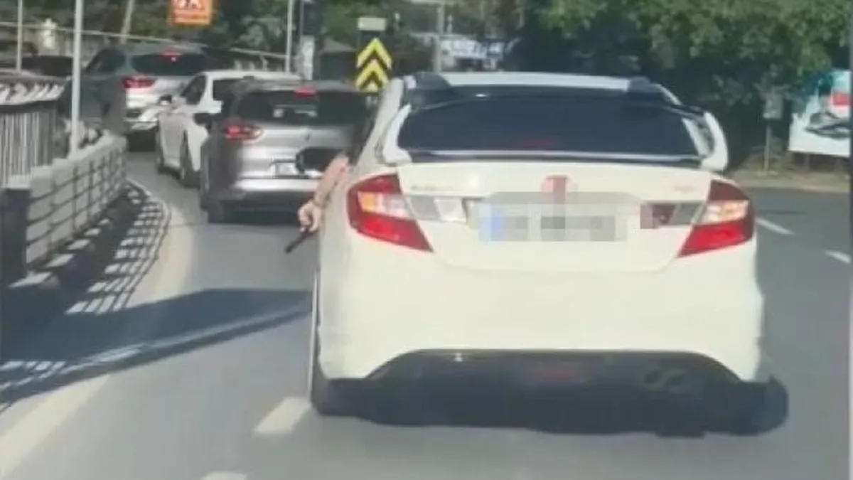 Sarıyer'de trafikte silah gösteren şüpheli yakalandı: Oyuncak çıktı