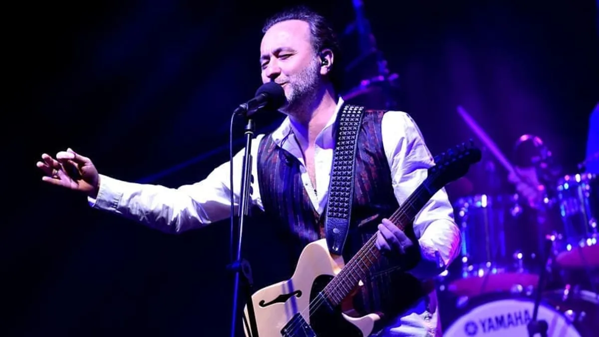 Şarkıcı Nev entübe edildi: Sağlık durumu kritik