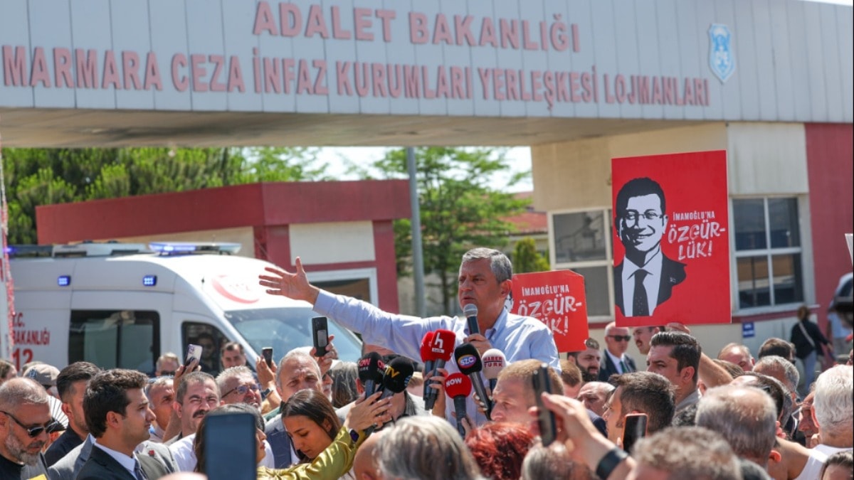 Savunma Hakkının Kısıtlanmasına Tepki: ‘Tarih Önünde Not Ediyoruz’