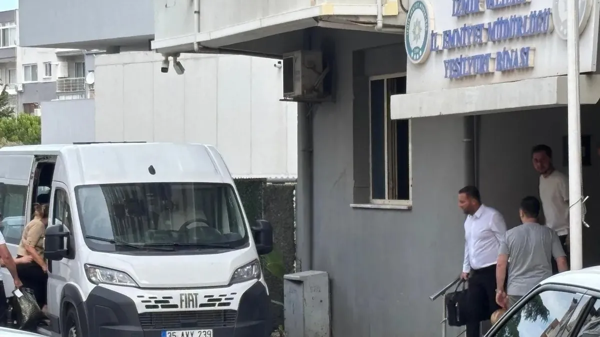 Seferihisar Belediyesi'nde rüşvet havuzu: Çantayla para teslimatı kamerada