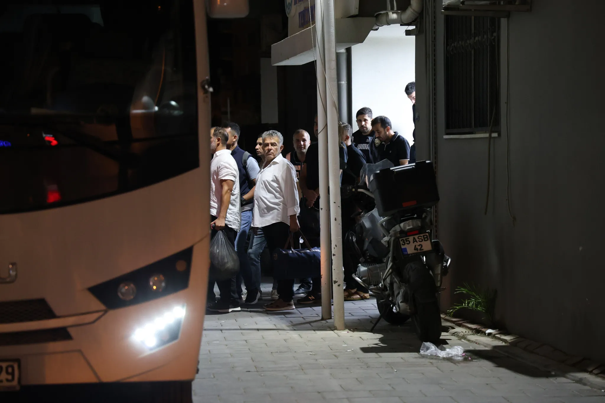 Seferihisar Belediyesi Rüşvet Soruşturması: 47 Şüpheli Adliyeye Sevk Edildi