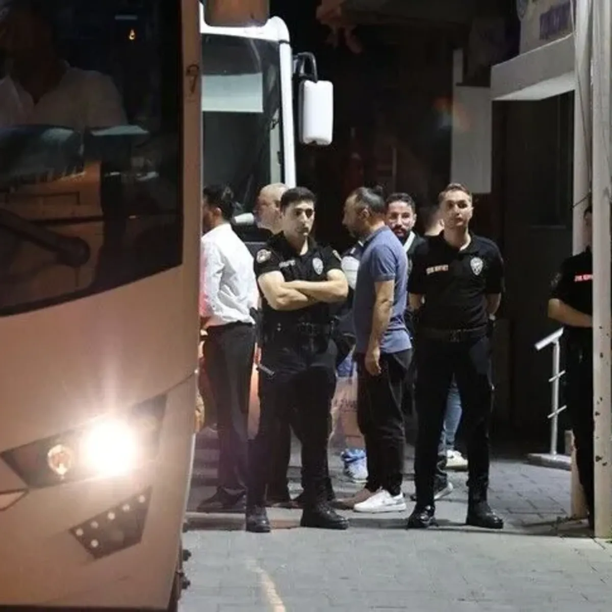 Seferihisar Belediyesi'ne rüşvet operasyonu: 43 gözaltı