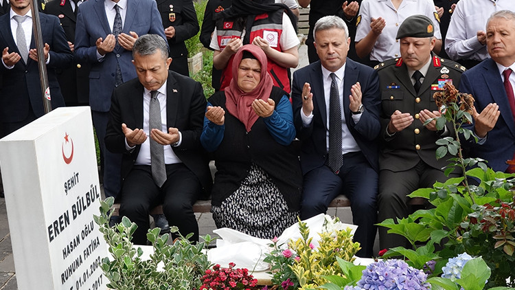 Şehit Eren Bülbül 9. Yıl Dönümünde Dualarla Anıldı