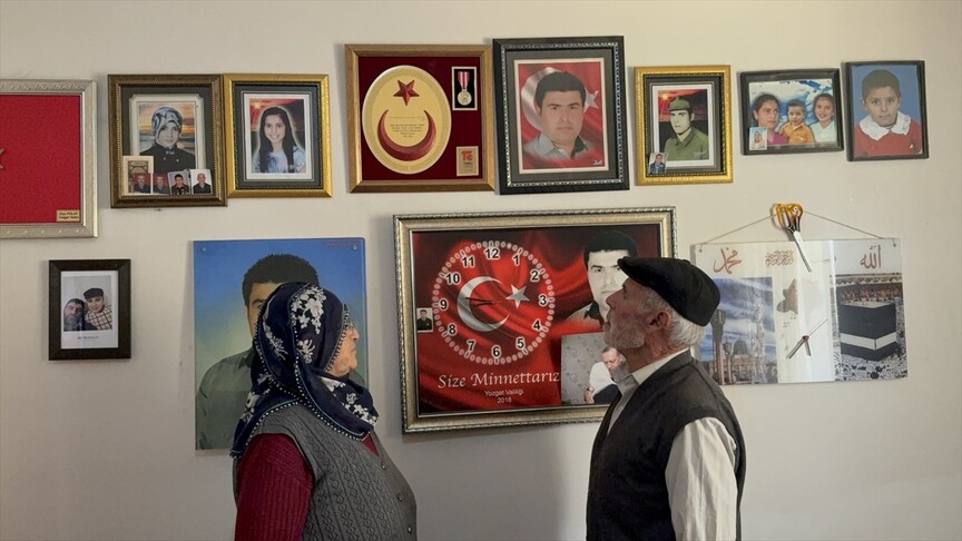 Şehit oğullarının anısını özel odada yaşatıyorlar: FETÖ kurbanı Mustafa Koçak'ın ailesinden duygusal anma