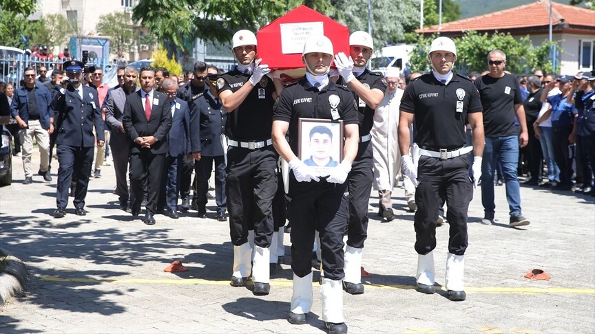 Şehit Polis Tayfun Baş Son Yolculuğuna Uğurlandı