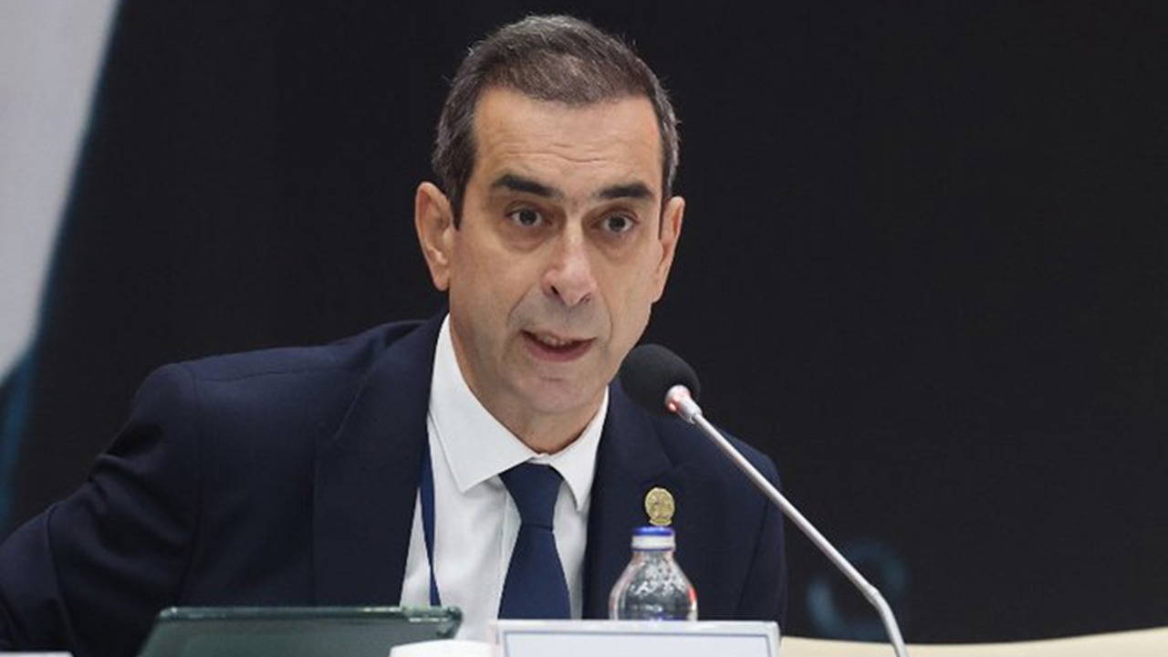 Mosturoğlu'ndan Fenerbahçe Divanı'nda 'Trajik Tiyatro' Çıkışı