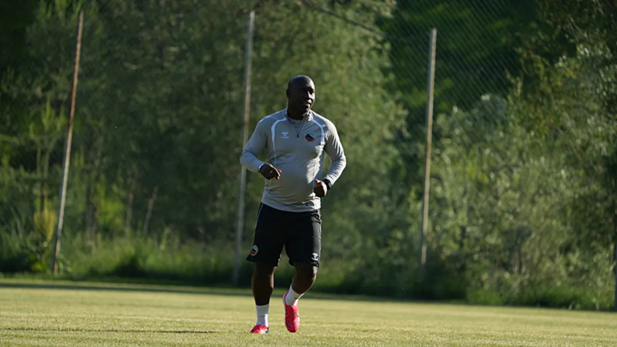 Senegalli eski futbolcu Lamine Diarra, Mardin 1969 Spor teknik ekibinde