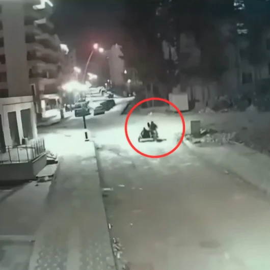 Sepetli Motosikletle Hırsızlık Yapan 3 Şüpheliden 2'si Tutuklandı