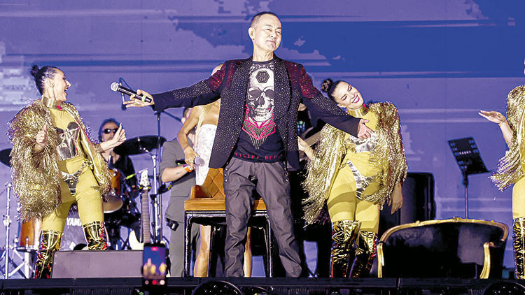 Serdar Ortaç'tan 31 Yıllık Sanat Hayatına Özet Konser