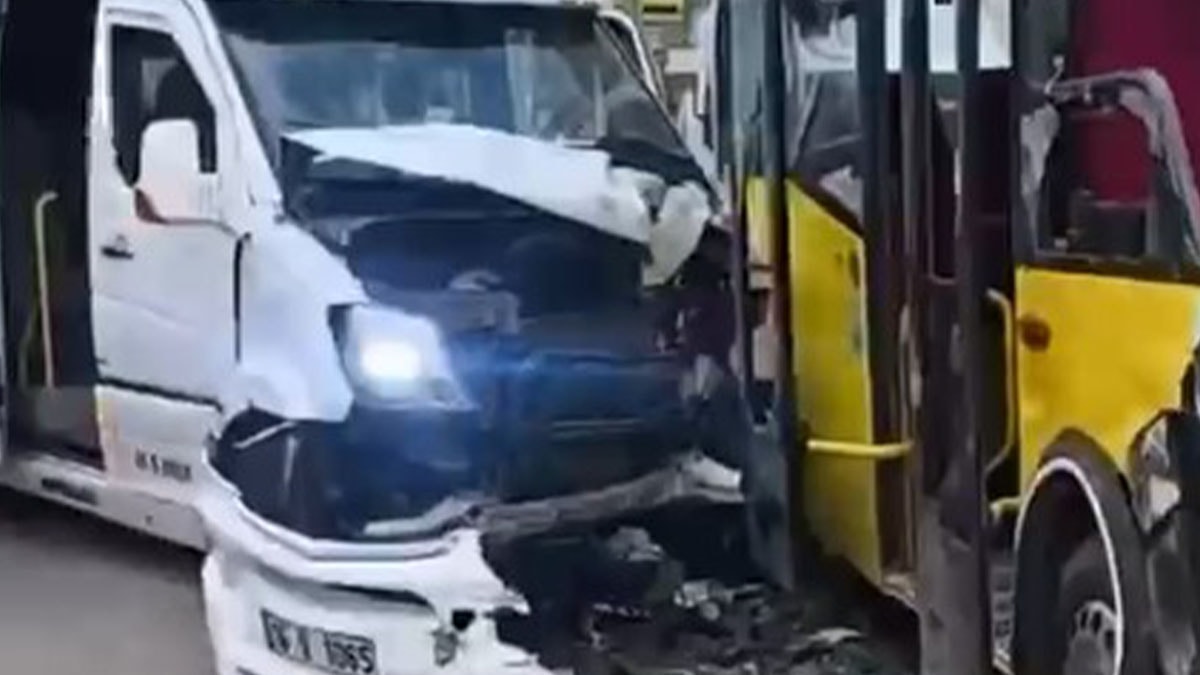 Servis minibüsüyle özel halk otobüsü çarpıştı: 5 yaralı