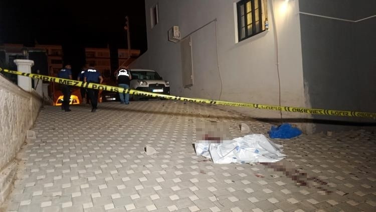 Sevgilisinin Eski Kocasından Kaçarken 3. Kattan Düşen Adam Öldü