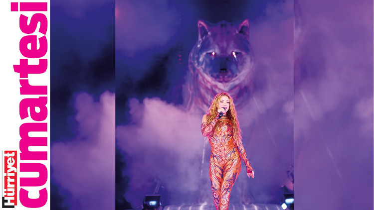 Shakira İspanya'ya Döndü: 'Dişi Kurt' Sahnede