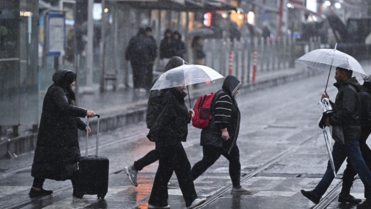 Sıcak ve Fırtına Kapışacak: Meteoroloji 14 İl İçin Alarm Verdi